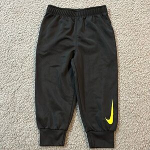 Baby Nike Black Jogger Sweatpants size 18 months very soft and comfortable